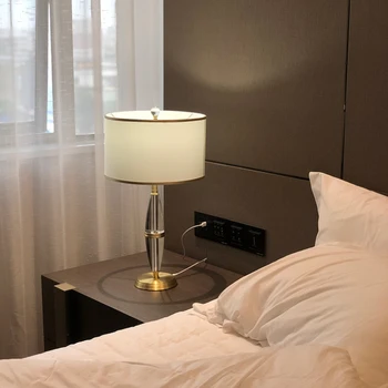 Atingeți de cristal lampă de masă lumină de lux simplu, modern, dormitor romantic inducție lampă de noptieră off-alb