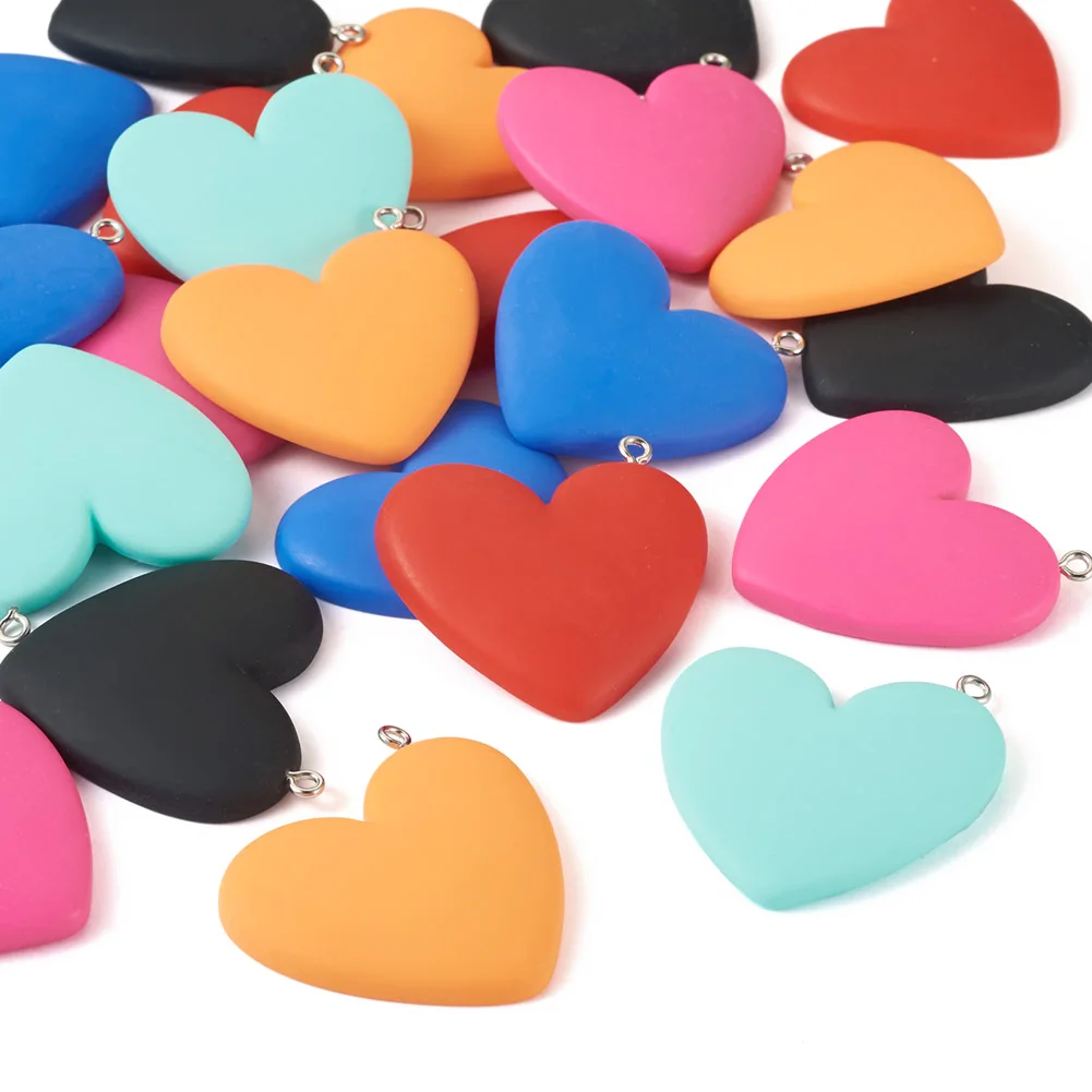 24buc Opac Rășină Inima Pandantive Colorate Dragoste Inima Legăna Farmecele Pentru DIY Manual de Luare de Bijuterii Accesorii Colier